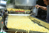 Línea de producción francesa de papas fritas congeladas de papa automática completa y papas fritas crujientes de la línea de fabricación de patatas A a Z